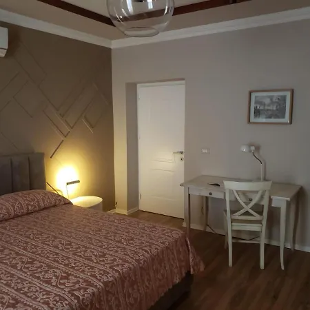 Art Gallery 1 تيرانا