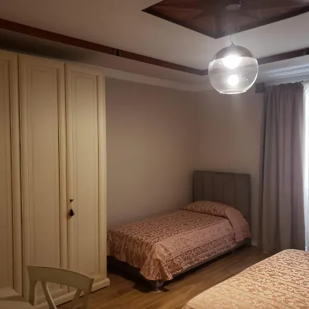 Art Gallery 1 Aparthotel 4*