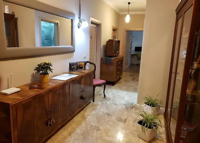 Art Gallery 1 Тирана