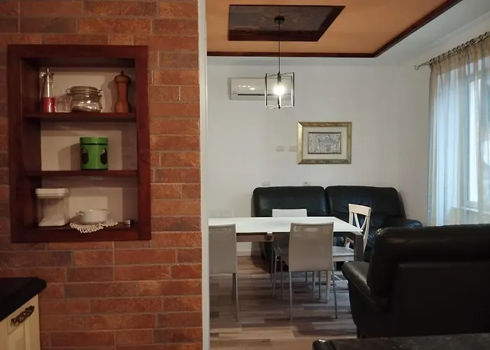 Art Gallery 1 Тирана